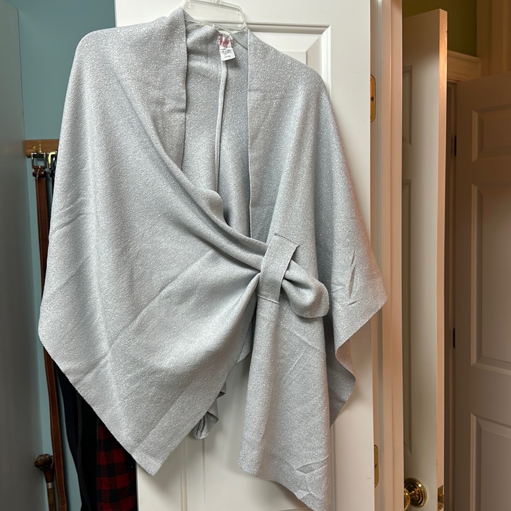 Top It Off Keyhole Wrap
